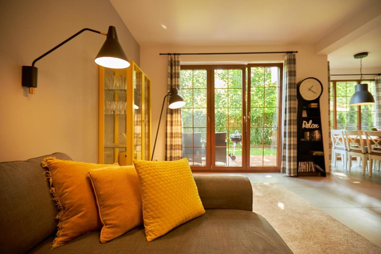 Villa SeaYou Yellow House à Rogowo  Extérieur photo